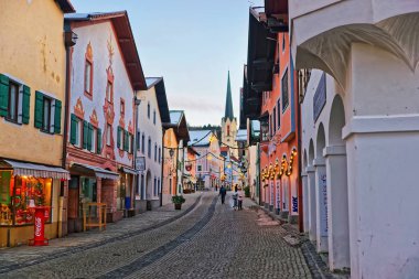 Garmisch Partenkirchen Maria Himmelfahrt varsayım Kilisesi'nin çan kulesi