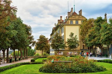 Eski şehir merkezi Ber Munsterplatform Park'ta