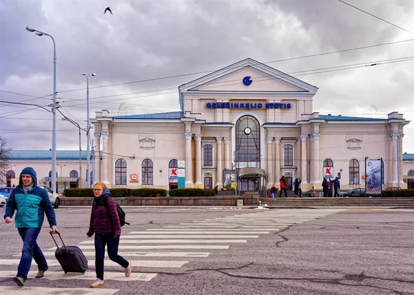 İnsanlar tren istasyonunda Vilnius — Stok fotoğraf