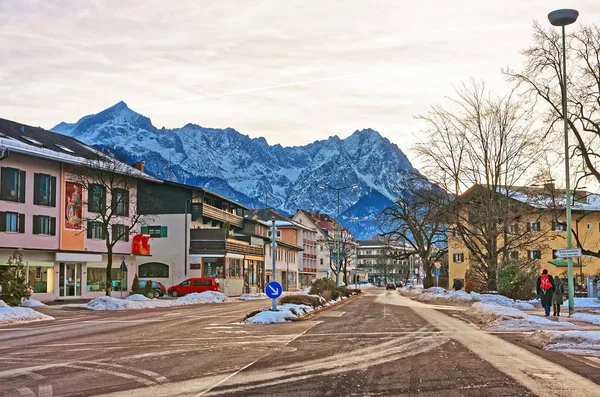 Straße in Garmisch-Partenkirchen im Winter — Stockfoto