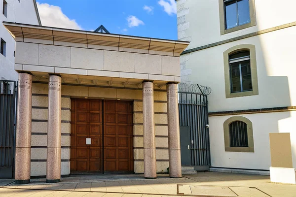 Palace of Justice building in Geneva old town — Stock Photo, Image