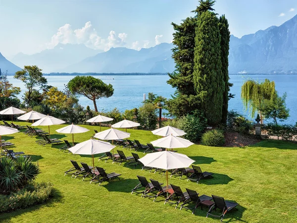 A szálloda a Genfi-tó Montreux kert — Stock Fotó