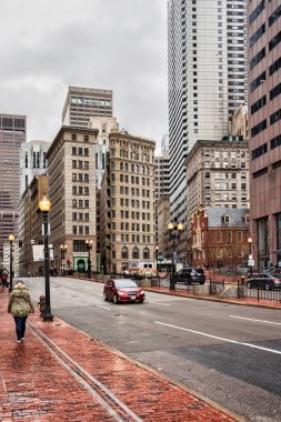Boston şehir merkezine State Street üzerinde yüksek binaların