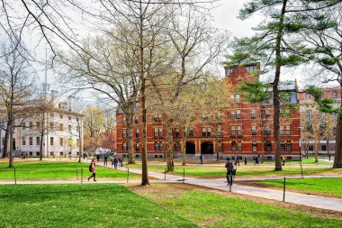 Üniversitesi salonu ve Harvard Computer Society Harvard bahçesinde