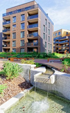 Modern konut kompleksinin Çeşmede