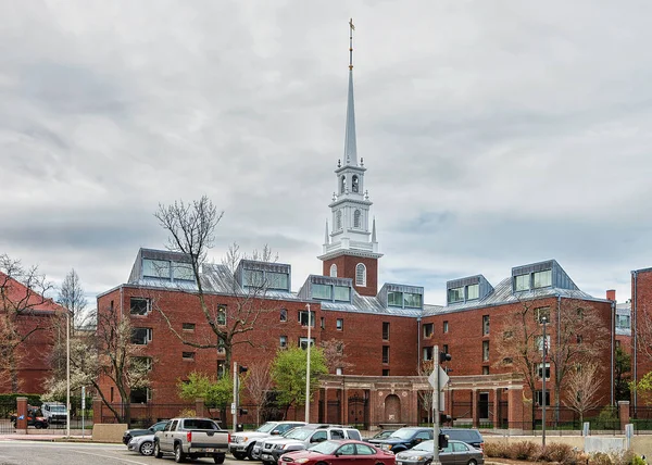 Entrada a la Iglesia Memorial en Harvard Yard Cambridge MA — Foto de Stock