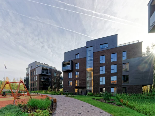 Modern konut kompleksi, çocuk oyun alanı