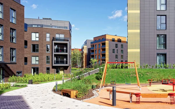 Çocuk yere Modern konut kompleksi oyun