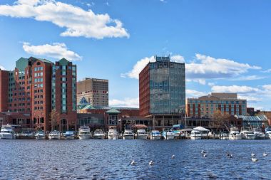 Charles River Boston MA yelkenli ile Pier 6