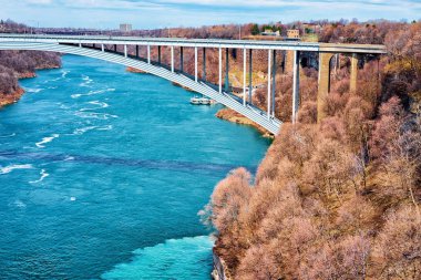 Uluslararası Gökkuşağı Köprüsü Niagara River Gorge ABD yukarıda
