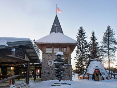 Santa Claus Santa Claus köyde Lapland postanede