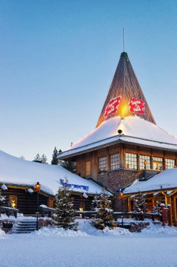 Santa Santa Claus köyde Lapland ofiste