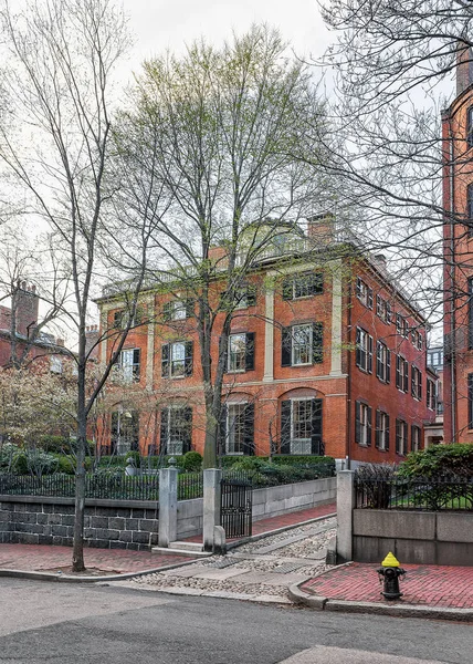 Vägen på Beacon Hill stadsdelen downtown Boston Ma — Stockfoto