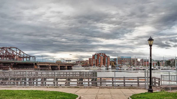 Zakim Bunker Hill Memorial Bridge in Boston, Ma — Stockfoto