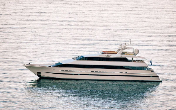 Yate de lujo en el mar Adriático en Dubrovnik —  Fotos de Stock