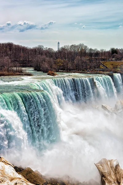 Maravilhoso Niagara Falls EUA no início da primavera — Fotografia de Stock