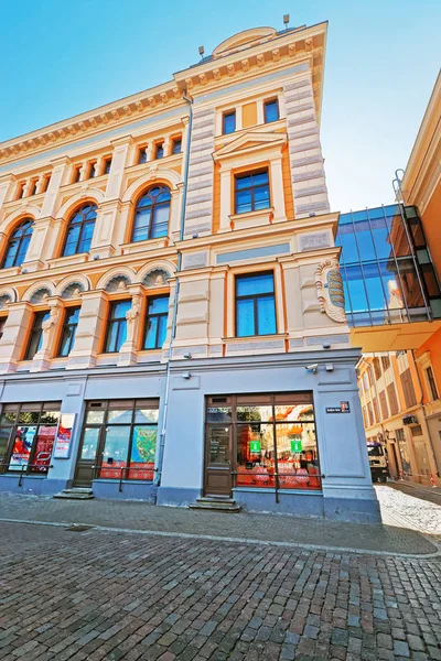 Arquitectura en el centro histórico del casco antiguo de Riga — Foto de Stock