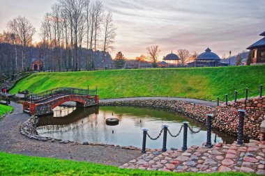 Belmontas Pavilniai Bölgesel Park Vilnius bridge ile küçük gölet