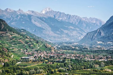 Sion cityscape Rhone Vadisi ve Bernese Alps Valais İsviçre ile