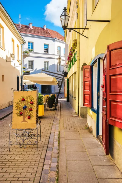 Street cafe in old town of Vilnius — Stock Photo, Image