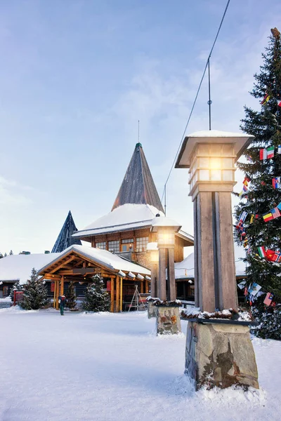 Linternas en el Círculo Polar Ártico en Santa Office Santa Claus Village —  Fotos de Stock