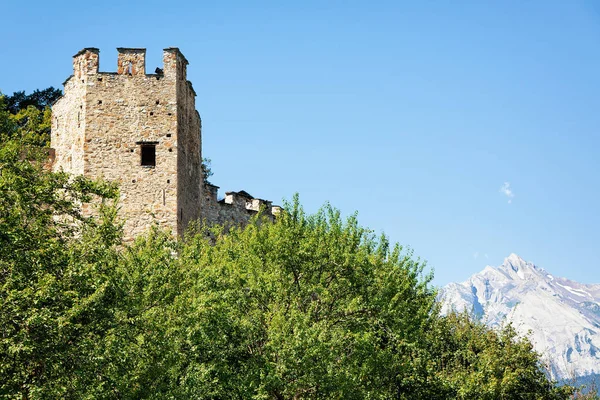 在熙雍瓦莱州瑞士陀飞轮城堡的废墟 — 图库照片