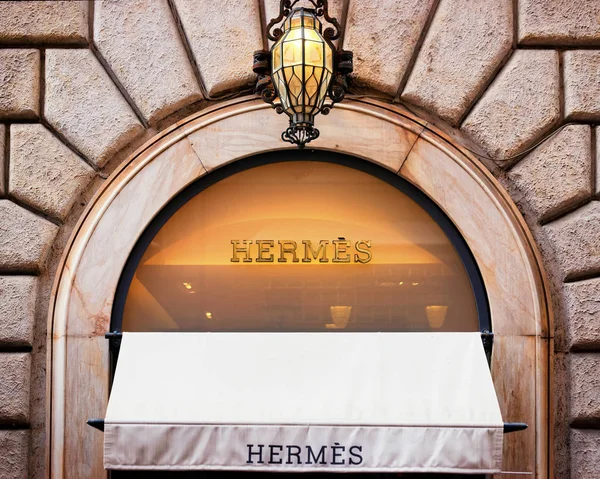 Hermes Regístrate en el escaparate de la calle en Roma — Foto de Stock