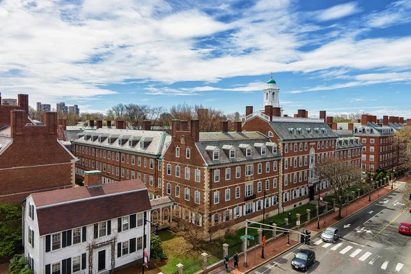 Kennedy Street en la Universidad de Harvard Área en Cambridge MA América — Foto de Stock