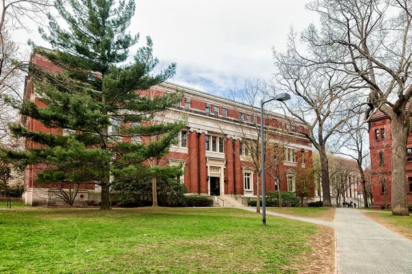 Emerson Hall en Harvard Yard Universidad de Harvard en Cambridge América — Foto de Stock