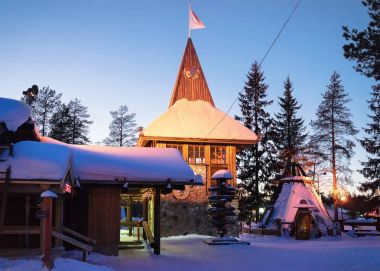 Noel Baba ana postane gece Lapland İskandinavya