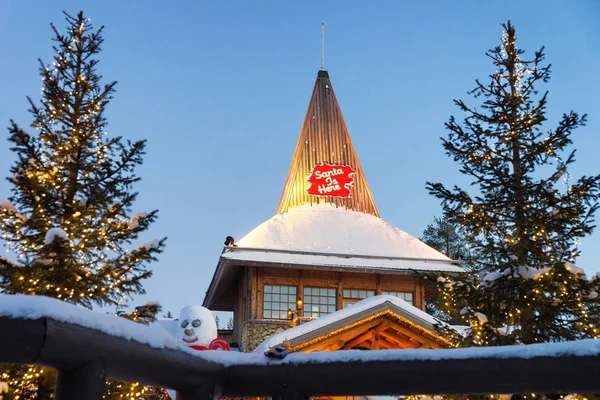 Santa Claus Village Laponii Skandynawii w nocy — Zdjęcie stockowe