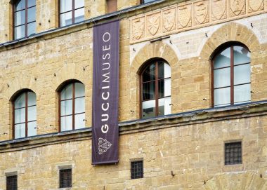 Gucci Museo tabelada sokak vitrin Floransa