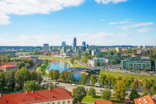 Finansdistriktet med skyskrapor i Vilnius Östersjön — Stockfoto