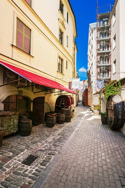 Café de rue dans le centre historique de Riga Baltic — Photo