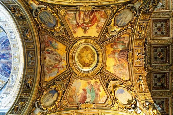 Ceiling in Sana Maria Maggiore Basilica of Rome — Stock Photo, Image