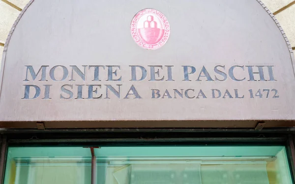 Wejście znak Monte dei Paschi di Siena Banca — Zdjęcie stockowe