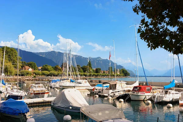 Zeilboten in quay op Genève Lake Vevey Swiss Riviera — Stockfoto