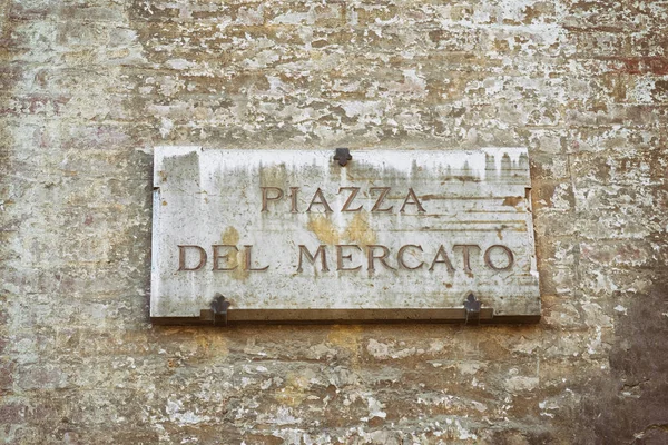 Piazza del Mercato Signo de la calle de la pared Siena — Foto de Stock