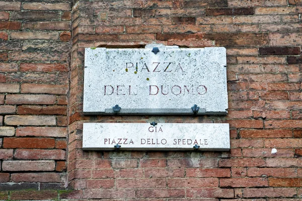 Piazza del Duomo Signo de calle de la pared Siena — Foto de Stock