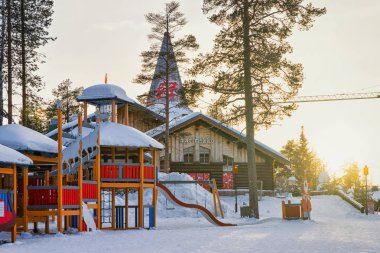 Zemin Lapland İskandinavya'Noel Baba Köyü'nde oynayan