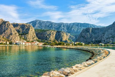 Waterfront Omis Hırvatistan Cetina Nehri'nin