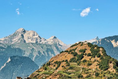 Sion ve Bernese Alp Dağları'nın başkentinde Valais İsviçre manzara