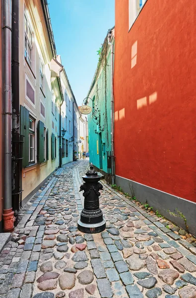 Narrow Street in historical center in Riga Baltic — Stock Photo, Image