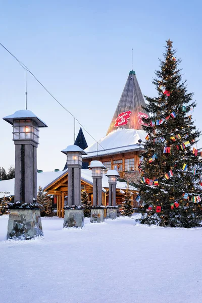 Santa Claus Office Santa vesnice finské Laponsko Skandinávie soumraku — Stock fotografie