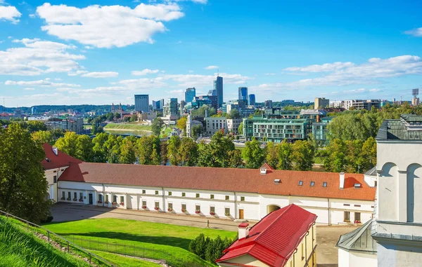 Finansdistriktet med skyskrapor och Arsenal Vilnius Baltic — Stockfoto