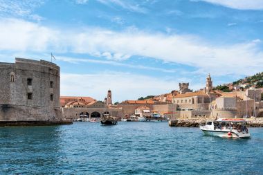 Dubrovnik yelkenli tekneler, St John Kalesi ve eski liman
