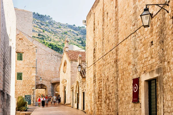 Eski sokak Dobruca'daki insanlara