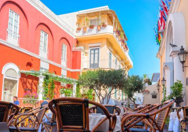 Capri Adası'nda sokak Cafe