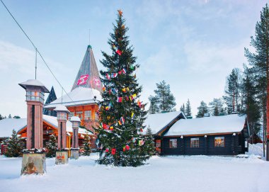 Noel Baba Noel Baba Köyü Lapland açık ofisinde Kuzey Kutbu fenerler