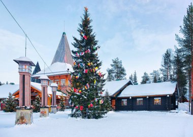 Noel Baba Noel Baba Köyü Lapland ofisinde Kuzey Kutbu fenerler